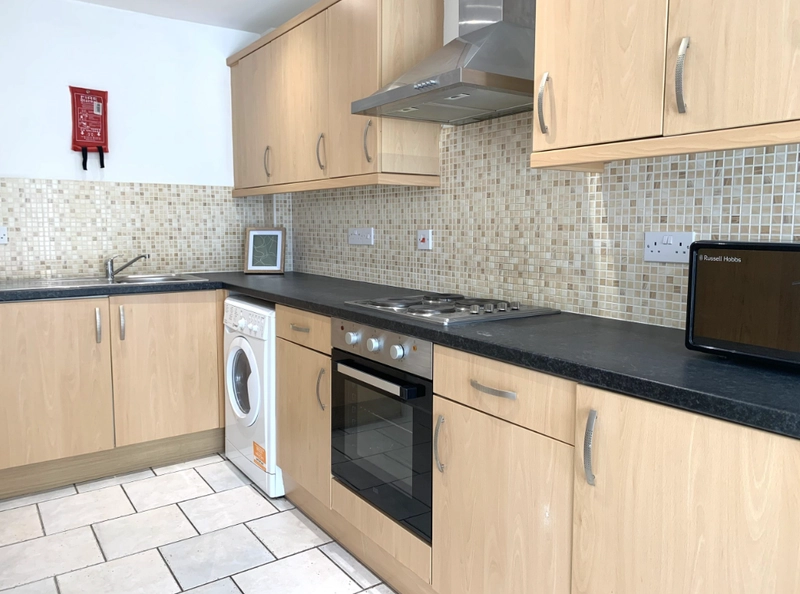 1 BEDROOM – STUDENT FLAT - Thumbnail 4
